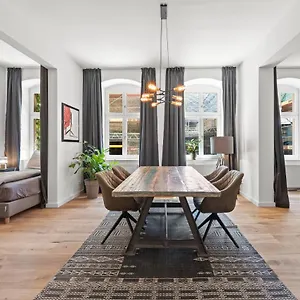 The Strassburger, Stylish 3 Bedroom In Downtown , Berlin Germany