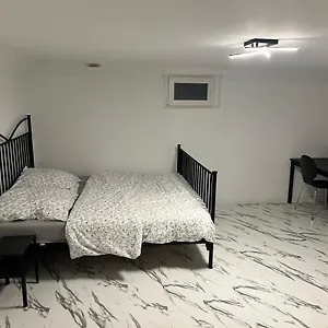 https://nice-calm-souterrain-appertment-in.topcolognehotels.com